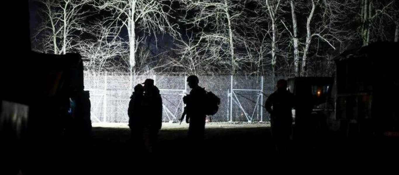 Κυβερνητικές πήγες για την ένταση στις Καστανιές: «Πετούσαν πυρακτωμένα ξύλα και πέτρες»